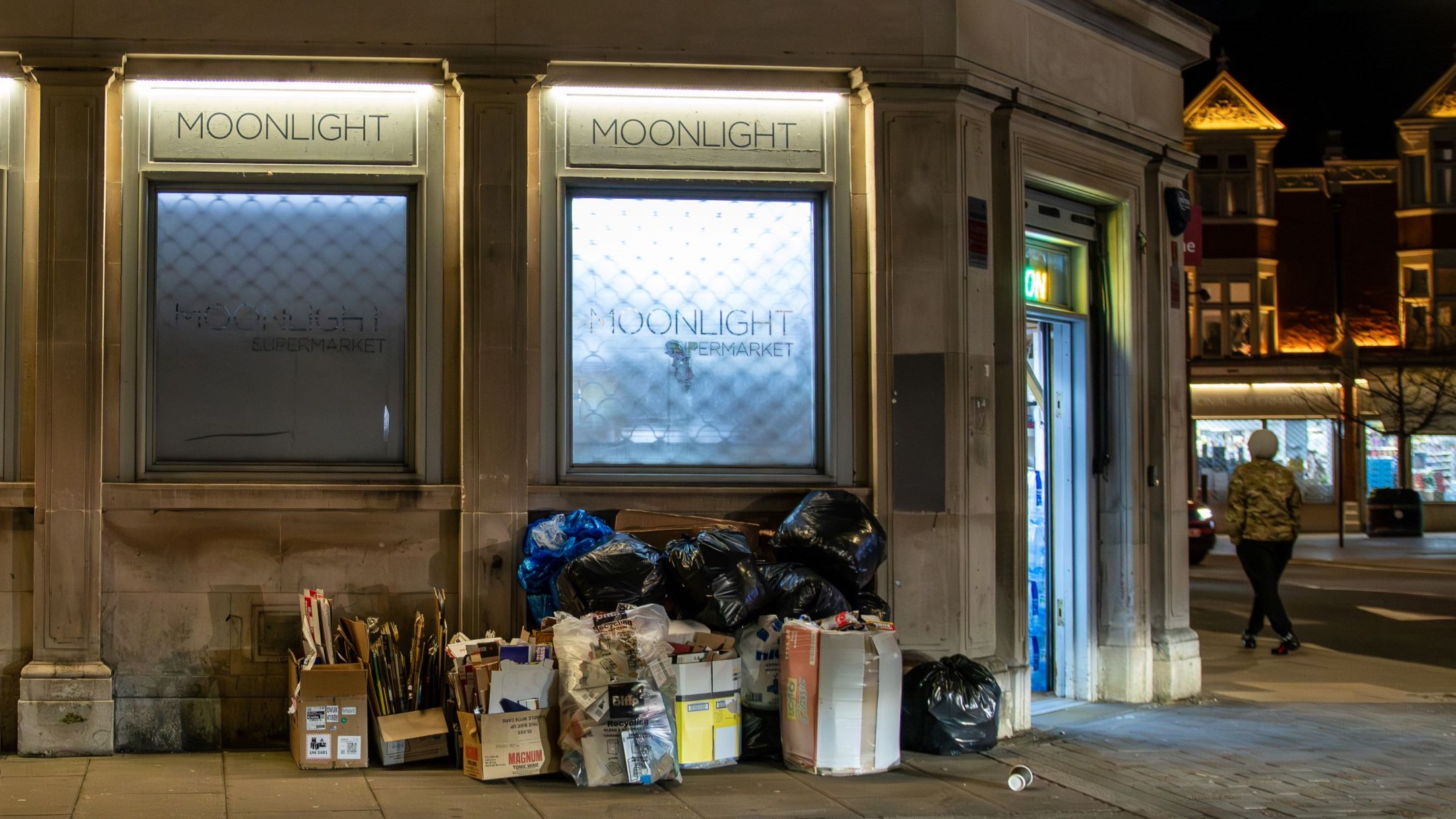 Locating London's night-time food deserts